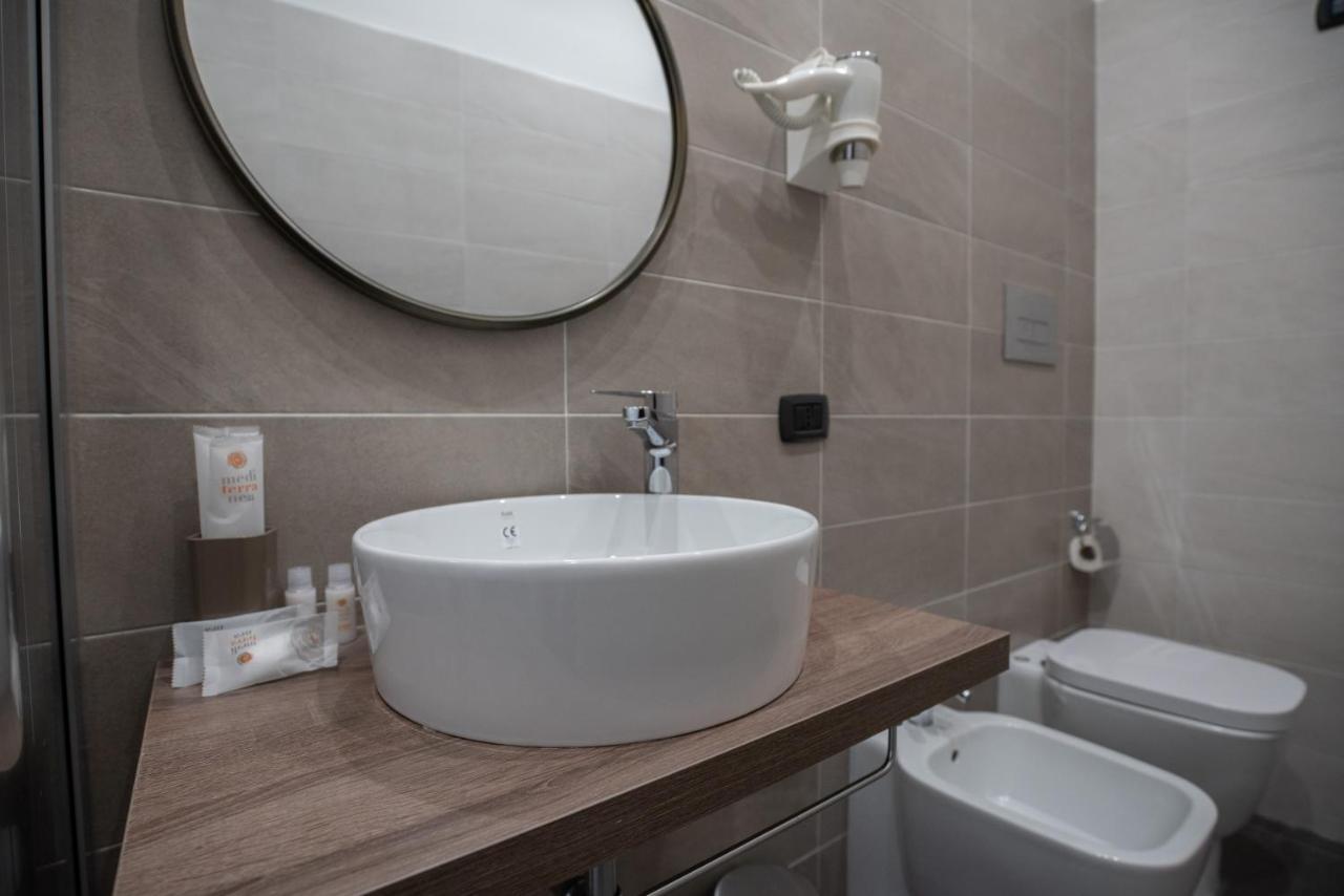 Doria Suites Napoli ภายนอก รูปภาพ