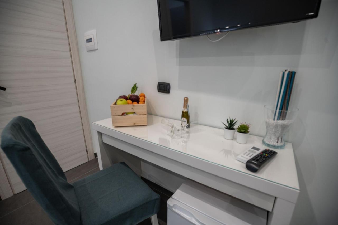 Doria Suites Napoli ภายนอก รูปภาพ